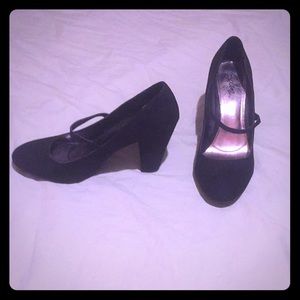 💕1950’s pinup style kitten heels💕